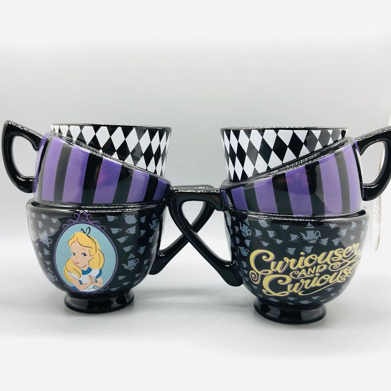Coffee Tea Shop - Alice In Wonderland Cartoon Stacked Cup