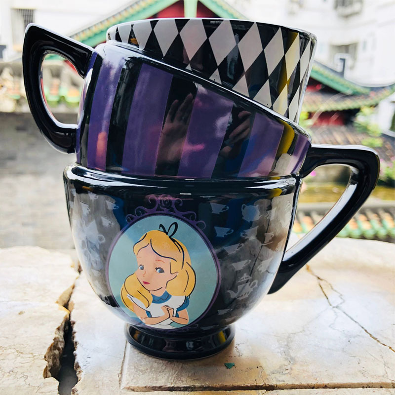 Alice In Wonderland Cartoon St - Coffee Tea Shop recension och pris
